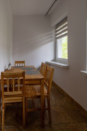 Suite monolocale familiare, 2 camere da letto, vista collina | Cucina privata