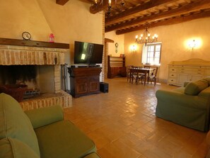 Villa, 4 Bedrooms, Smoking, Private Pool | Living area