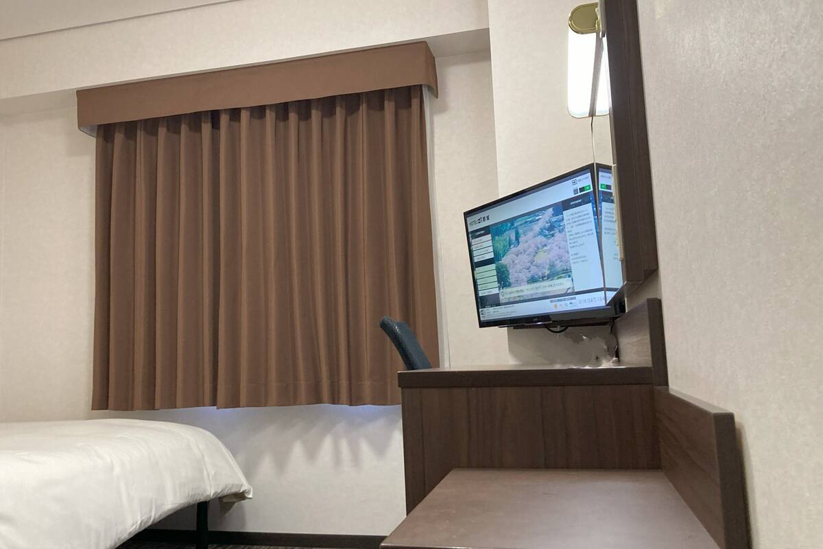Skrivebord og wi-fi (inkludert)