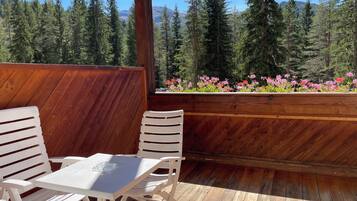 Phòng 3, ban công | Hiên