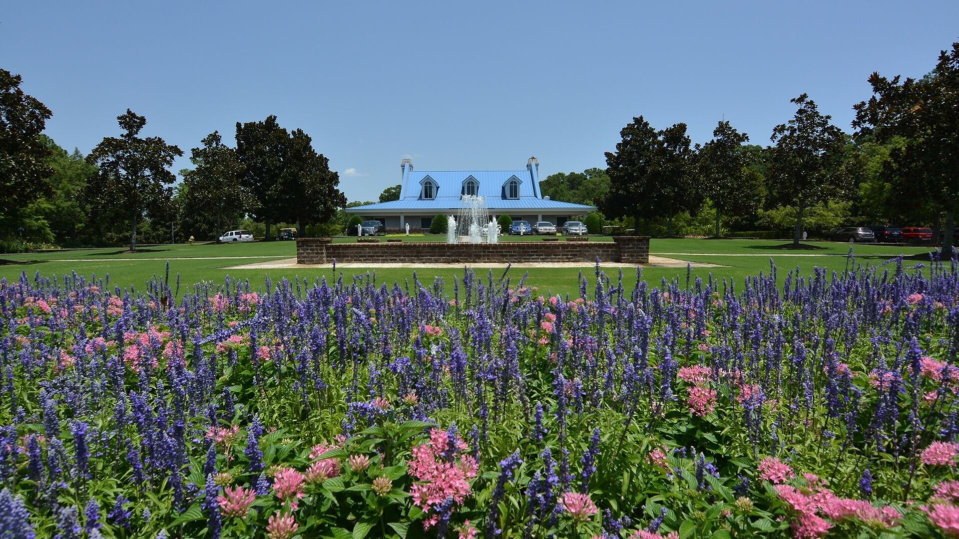 Condo, 2 Bedrooms | Property grounds