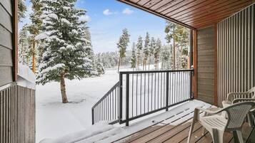 Condo, 1 Bedroom | Property grounds