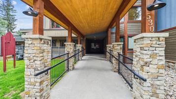 Condo, 1 Bedroom | Property grounds