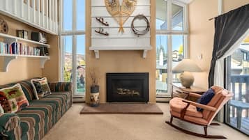 Townhome, 2 Bedrooms | Living area