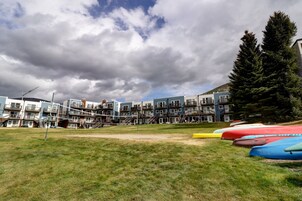 Condo, 1 Bedroom | Property grounds