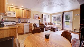 Condo, 1 Bedroom | Interior