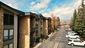 Condo, 2 Bedrooms | Exterior