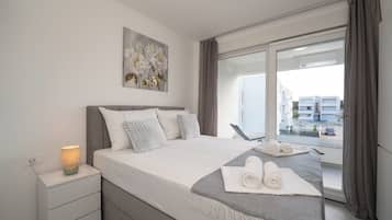 Comfort Apartment, 2 Bedrooms | 2 bedrooms, in-room safe, iron/ironing board, free cribs/infant beds