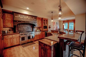 Private kitchen - Last Chair Townhome by Cottonwood Lodging (Brighton)