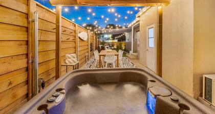 Luxe Getaway Sand Lawn + Outdoor Theater + Parking