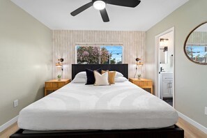 4 bedrooms, iron/ironing board, WiFi, bed sheets