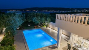 Exterior - Beachfront villa Mihovil w. beach access (Kastela)