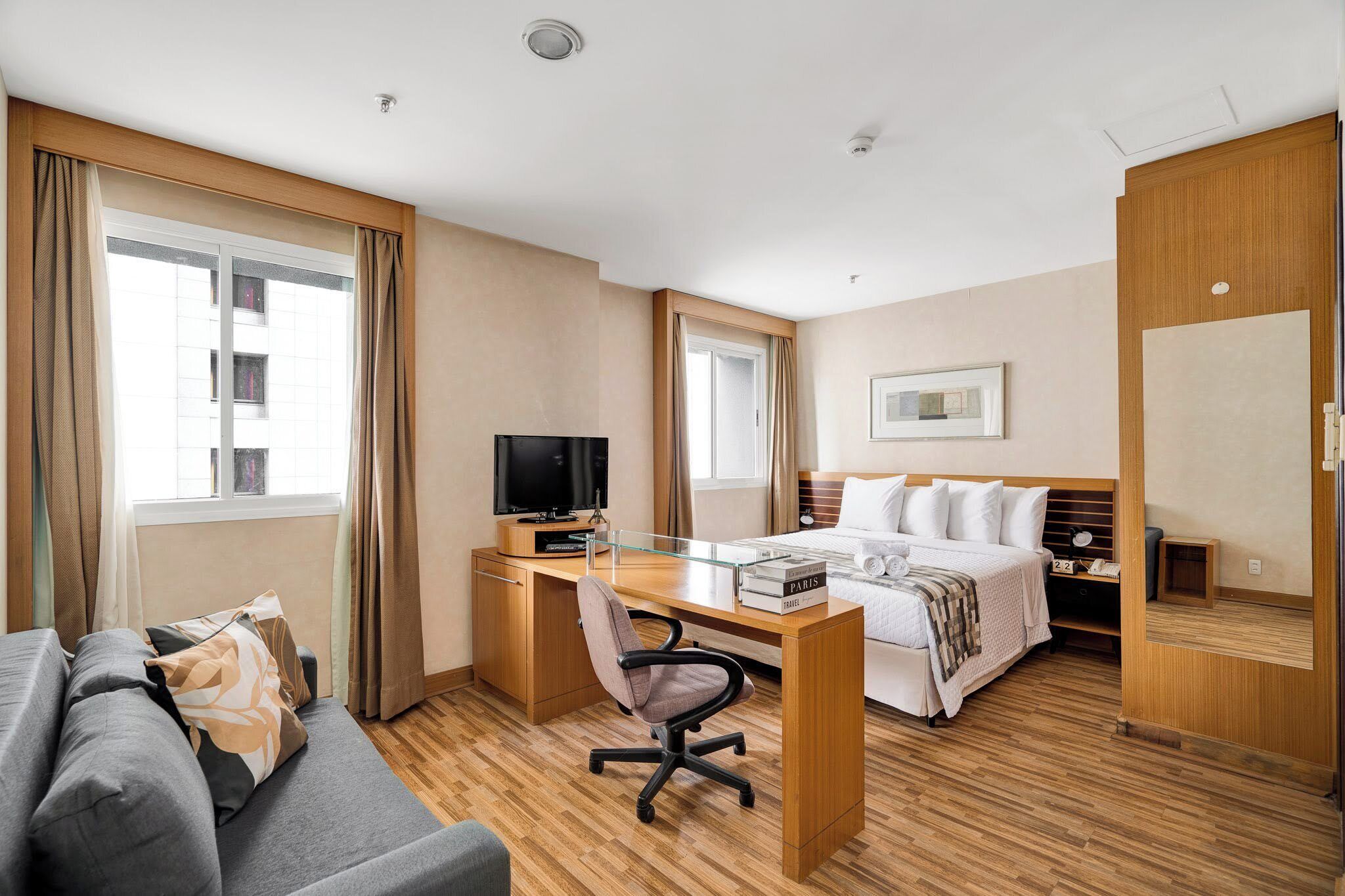 1 habitación, tabla de planchar con plancha, wifi y ropa de cama 