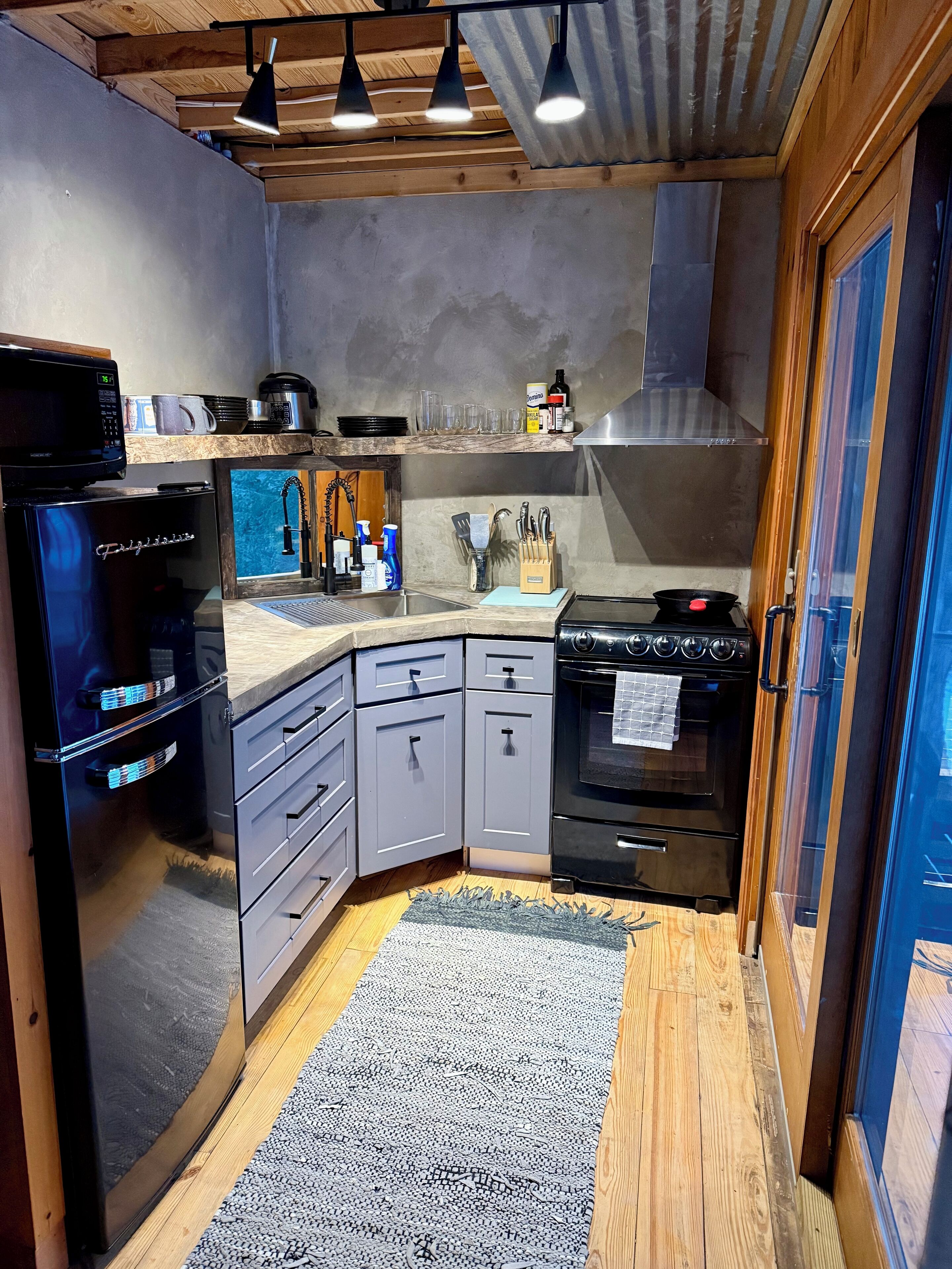 茶具/咖啡用具、冰箱、微波炉、烤箱