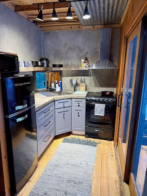 Macchina per tè/caffè, frigorifero, microonde, forno