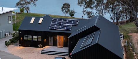 المنشأة من الخارج