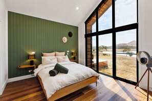 4 bedrooms, iron/ironing board, travel cot, free WiFi