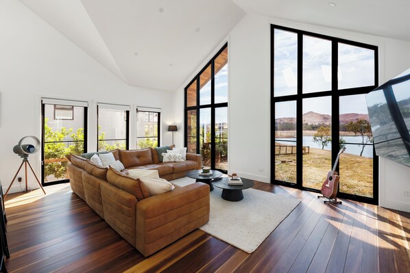 Smart TV, video games