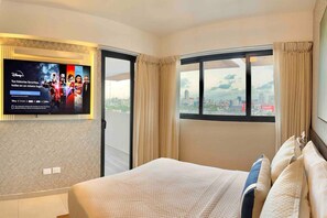 2 bedrooms, desk, iron/ironing board, WiFi