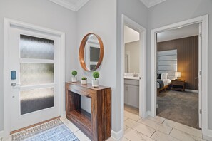 4 bedrooms, desk, iron/ironing board, free WiFi