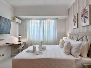 2 bedrooms, desk, iron/ironing board, WiFi
