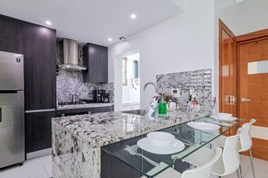 Fridge, microwave, oven, stovetop