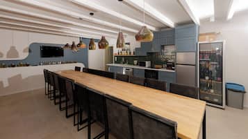 Camera Superior | Cucina condivisa | Frigorifero, microonde, forno, piano cottura