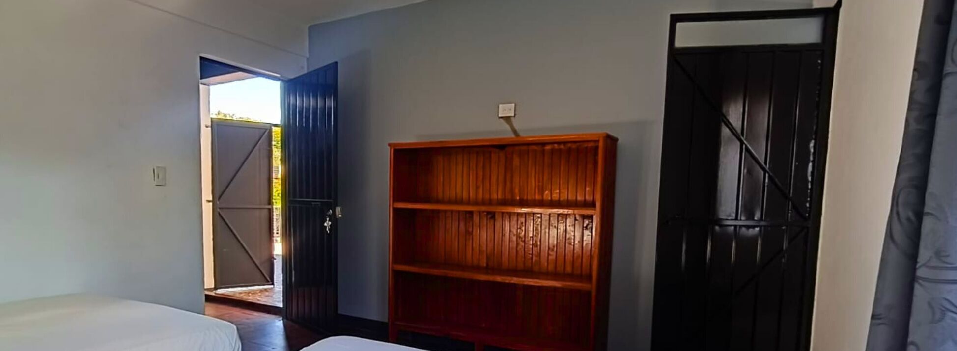 1 quarto, escrivaninha, ferros/tábuas de passar roupa, Wi-Fi