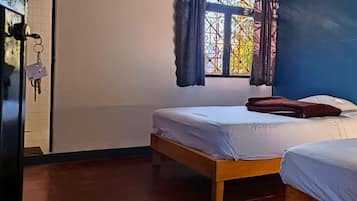 1 bedroom, desk, iron/ironing board, WiFi