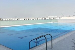 حمام سباحة
