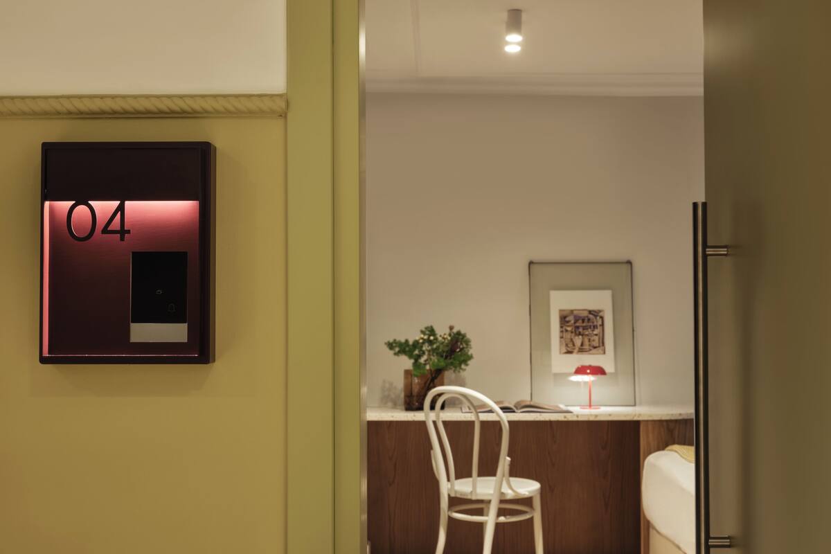 1 bedroom, desk, laptop workspace, free WiFi