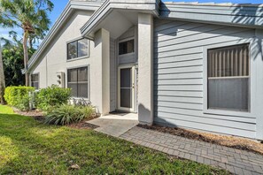Exterior detail - Bonita Bay Elegant Villa -Beach Access Included! (Bonita Springs)
