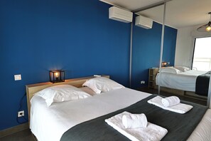 3 bedrooms, iron/ironing board, WiFi, bed sheets - Marinella, panoramic sea view, bloody islands, scrubland. Large F4 through. (AJACCIO)