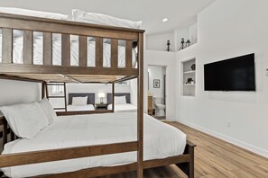 6 bedrooms, Internet, bed sheets