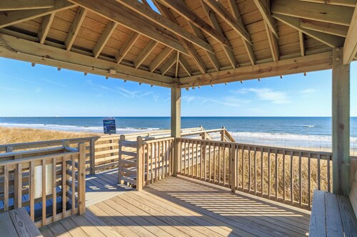 D0223C, Oceanfront Bliss Awaits, Stunning, Community Pool