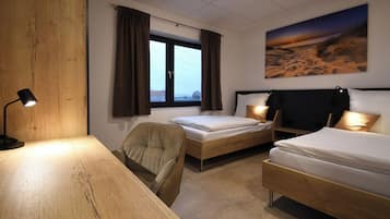 Basic Double or Twin Room, Non Smoking | Hypo-allergenic bedding, desk, laptop workspace, soundproofing