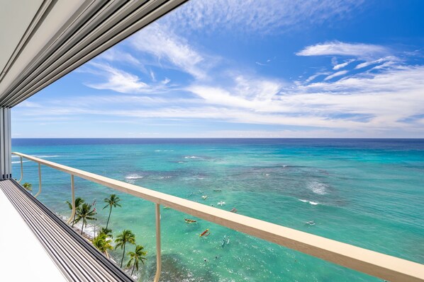 Property grounds - Colony Surf unit 1503 1504 (Honolulu)