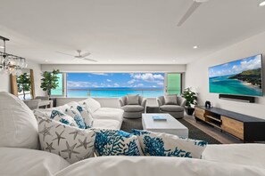 Smart TV - Colony Surf unit 1503 1504 (Honolulu)