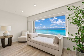 Smart TV - Colony Surf unit 1503 1504 (Honolulu)