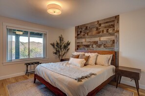 5 bedrooms, iron/ironing board, travel crib, WiFi