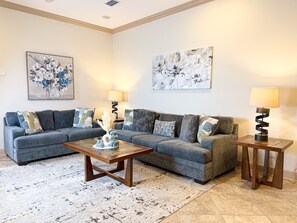 Smart TV, books, stereo