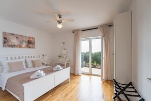 4 dormitorios, tabla de planchar con plancha, wifi y ropa de cama