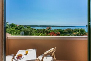 Dining - Boni in Supetarska Draga - Kvarner Region / Boni in Supetarska Draga - Appartement für 2 Personen AP1 (Supetarska Draga)