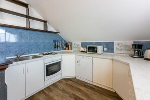 Fridge, microwave, oven, dishwasher - Boni in Supetarska Draga - Kvarner Region / Boni in Supetarska Draga - Appartement für 6 Personen AP3 (Supetarska Draga)