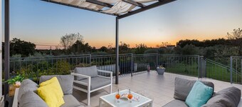 Casa de vacaciones Dioniza - encantadora villa con piscina, sauna, jacuzzi, dardos y futbolín, a sólo unos minutos en coche del mar