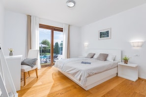 4 quartos, ferros/tábuas de passar roupa, Wi-Fi, roupa de cama