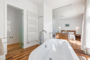 Shower, towels