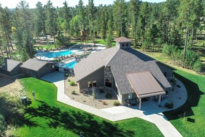 Exterior - Spacious 2-Level Custom Craftsman Style Lodge w/ Hot Tub, Fire Pit, Clubhouse (Lead)