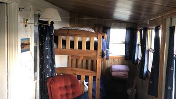 3 habitaciones, tabla de planchar con plancha y wifi