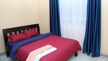 3 bedrooms, iron/ironing board, WiFi, bed sheets